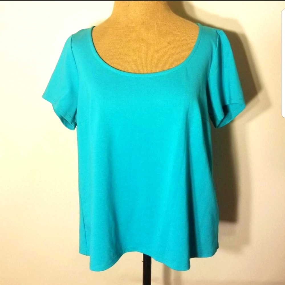 Plus Size Torrid Brand Size 0 Turquoise Business Casual Blouse With Keyhole Back